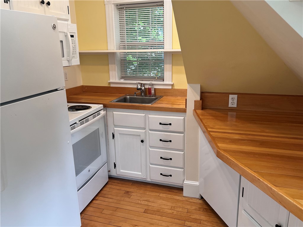 11 Admiral Kalbfus Road Newport, RI 02840 - Photo 10 of 19 Gallery Image 10