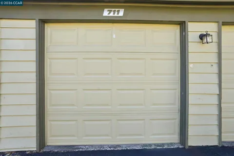 $476,000 | 700 Suntree Lane, Unit 711, Pleasant Hill, CA 94523