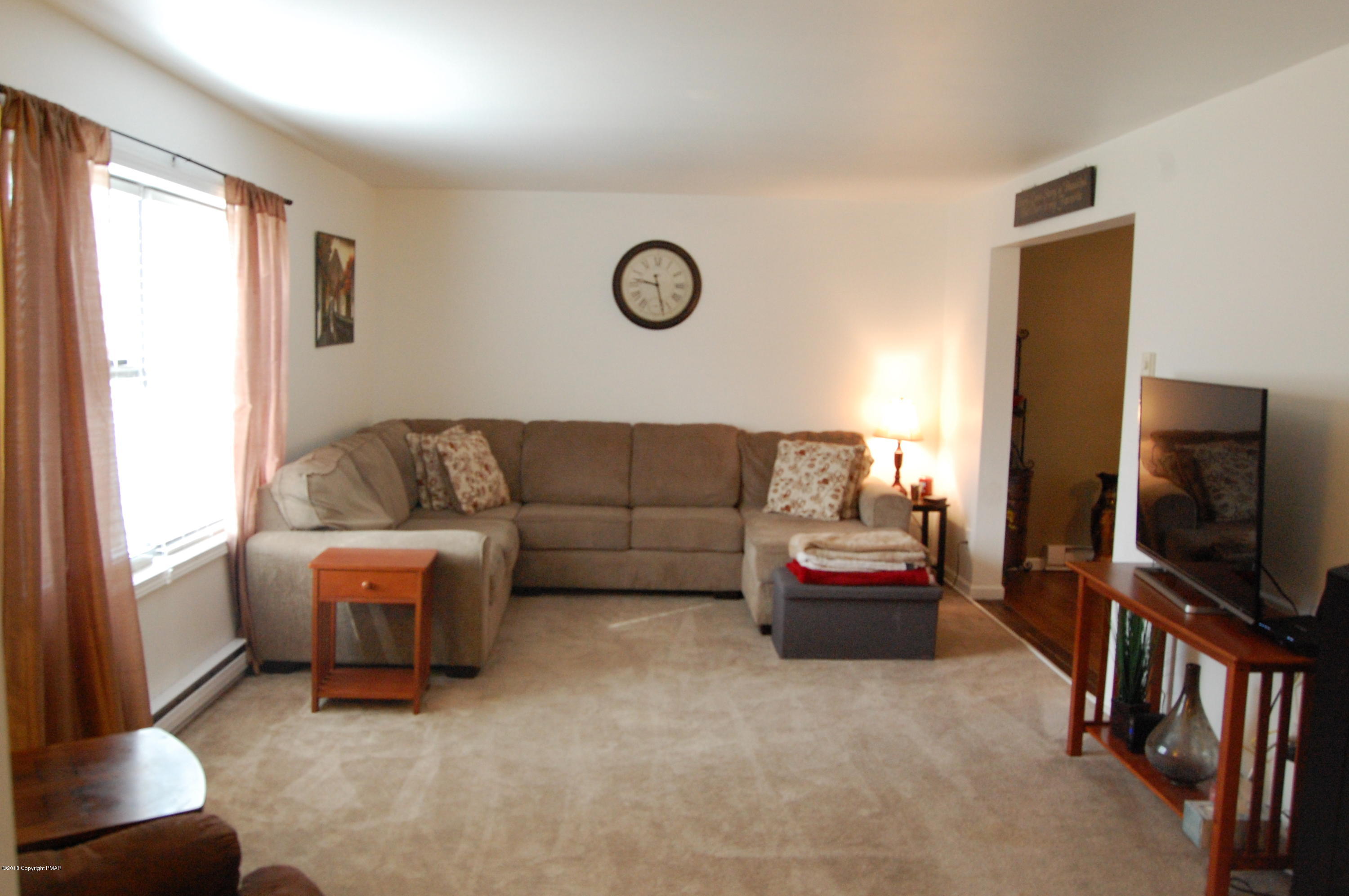 621 Rimrock Road Bartonsville, PA 18321 - Photo 4 of 24 DSC_6531