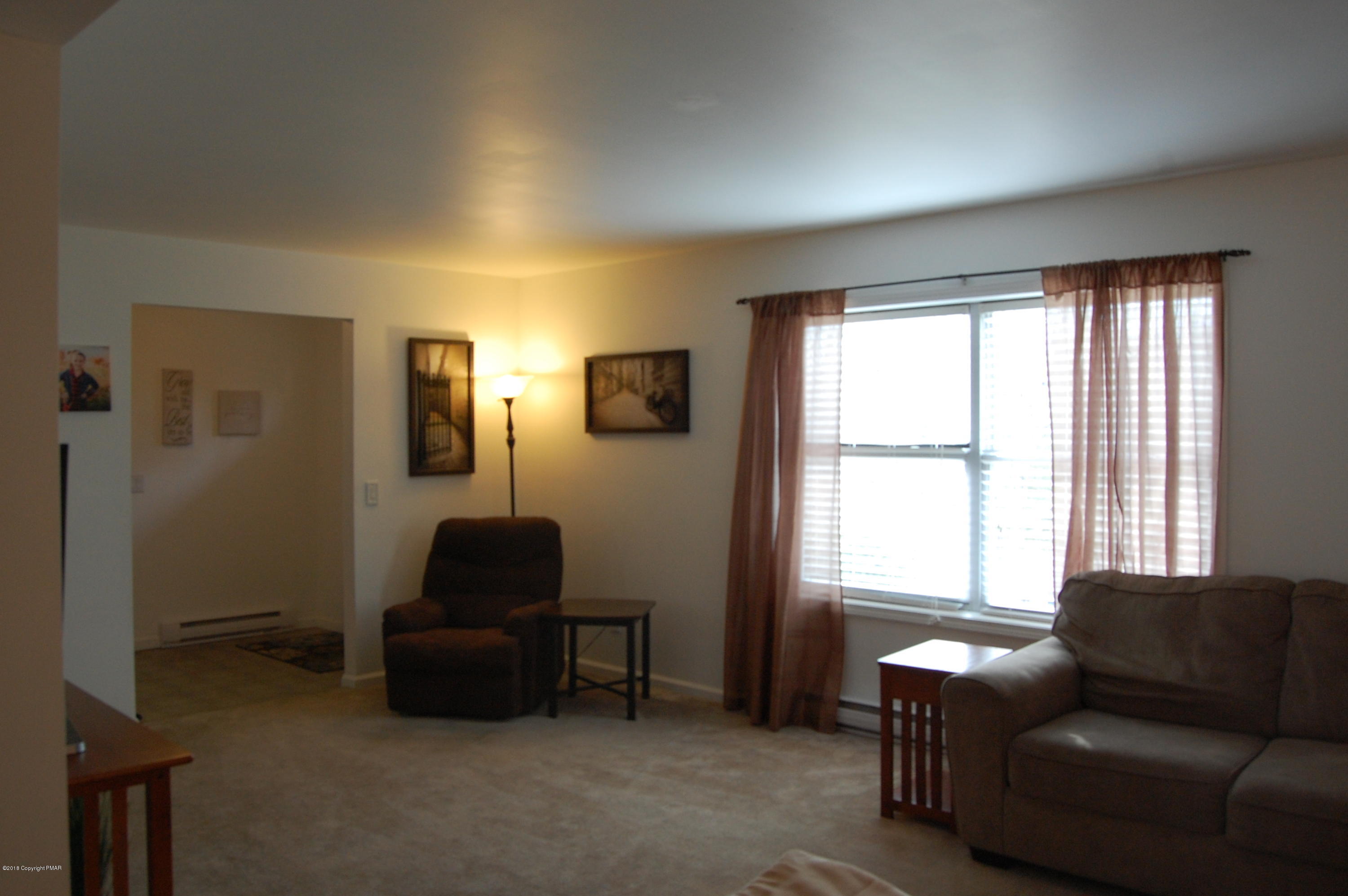 621 Rimrock Road Bartonsville, PA 18321 - Photo 5 of 24 DSC_6533