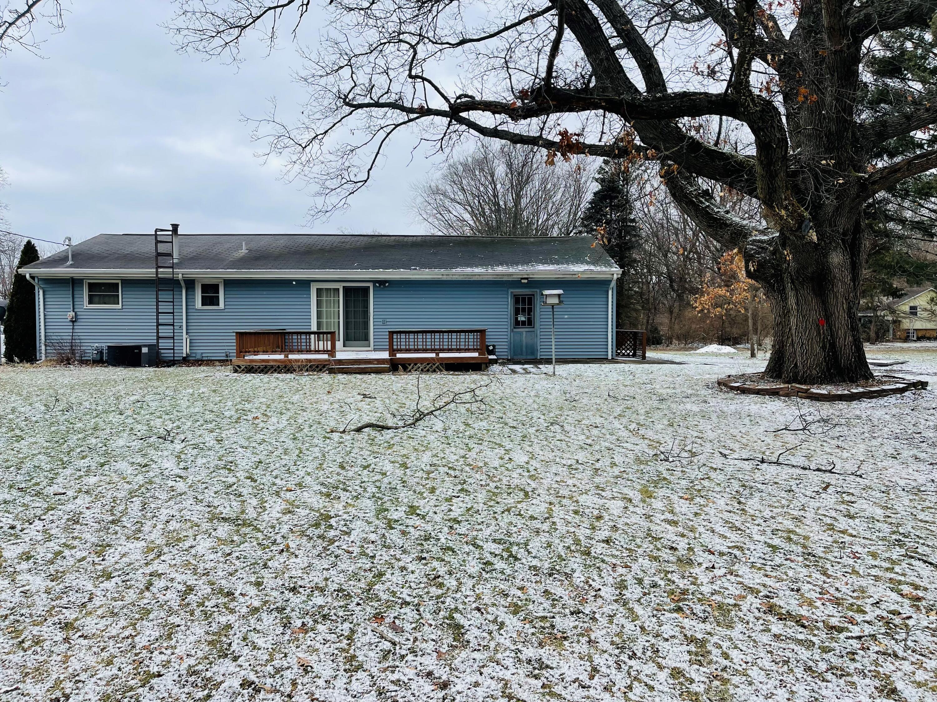 971 Ruth Lane Niles, MI 49120 - Photo 3 of 25 IMG-4227