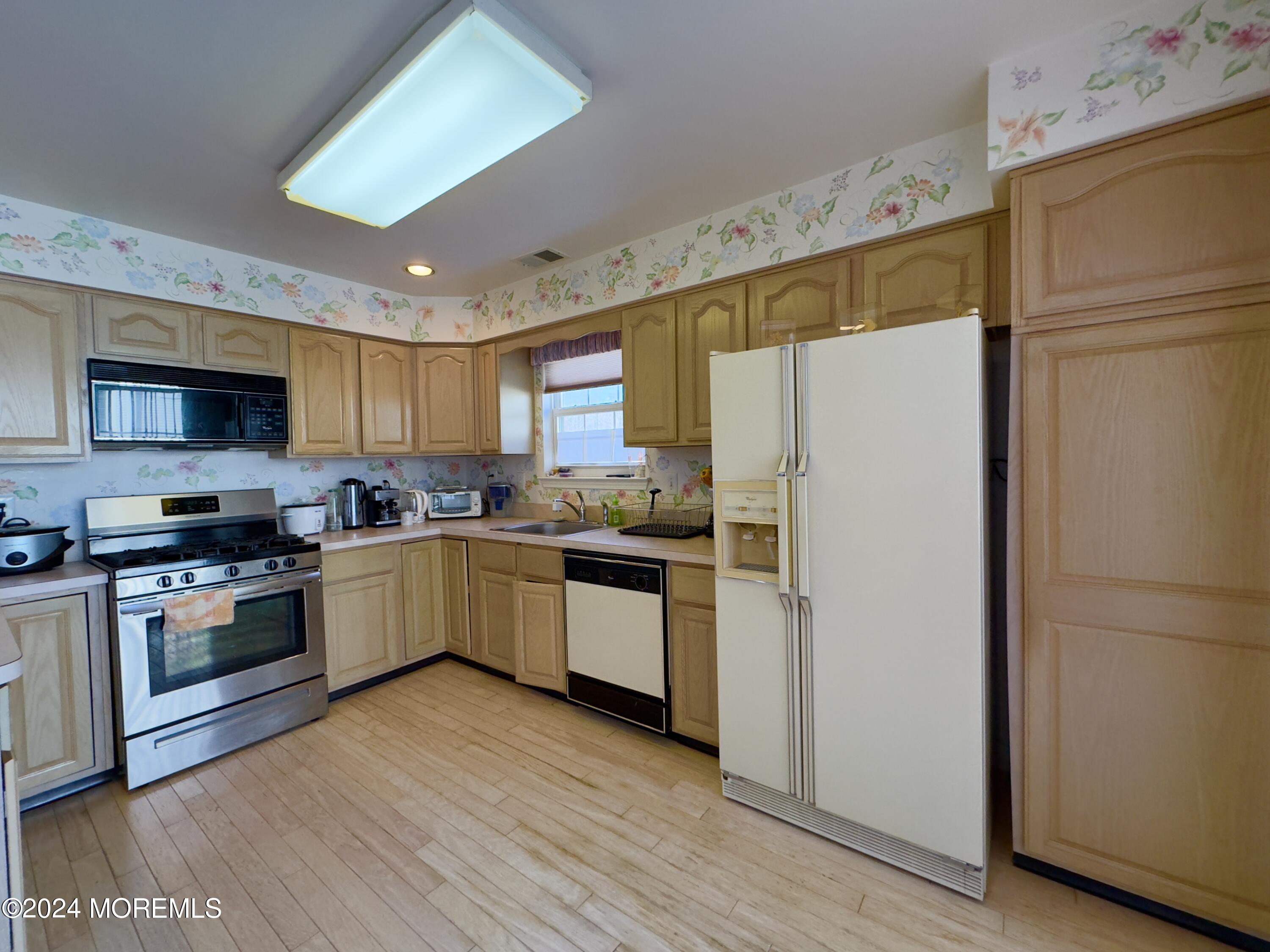 6 Alpine Road Holmdel, NJ 07733 - Photo 9 of 19 IMG_7279