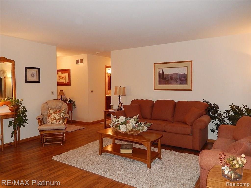 7442 Herbst Road Brighton, MI 48114 - Photo 30 of 70 30.JPG
