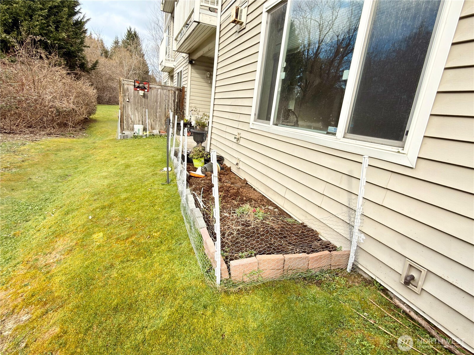2009 196th Street Southeast, Unit C103 Bothell, WA 98012 - Photo 27 of 30 a view of a backyard