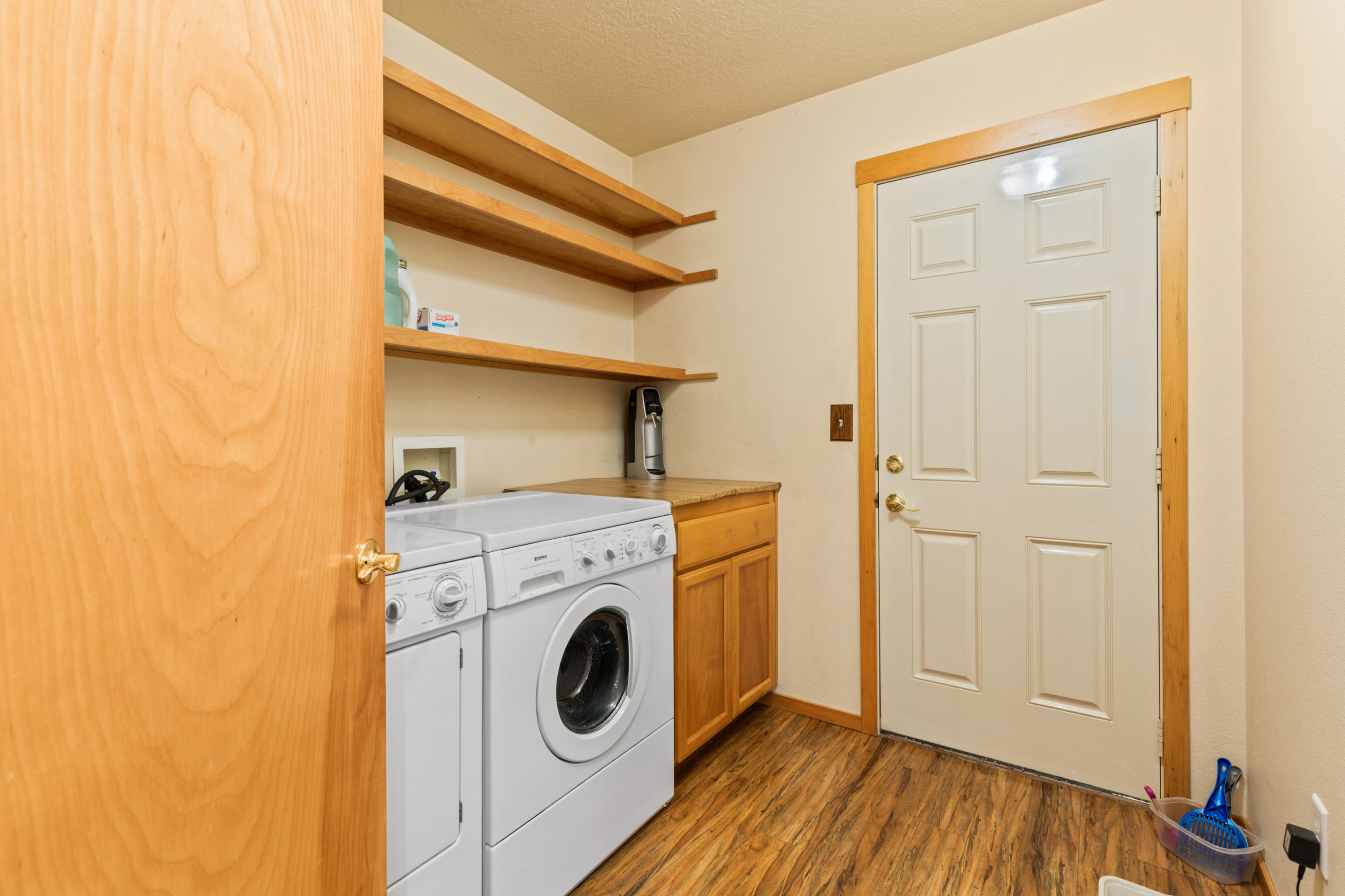 104 East Rapp Road Talent, OR 97540 - Photo 13 of 43 _AP_7142