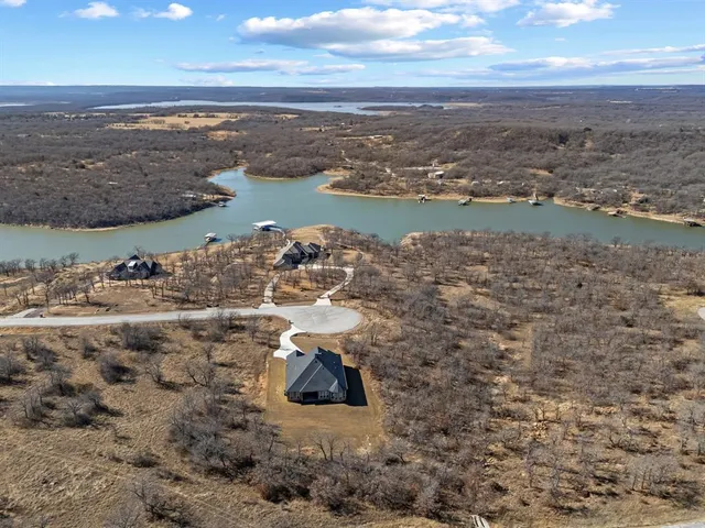 $860,000 | 162 Sunset Bay Drive, Chico, TX 76431