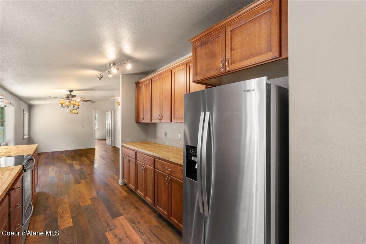 13085 North Ragged Ridge Road Post Falls, ID 83854 - Photo 16 of 45 16-Kitchen