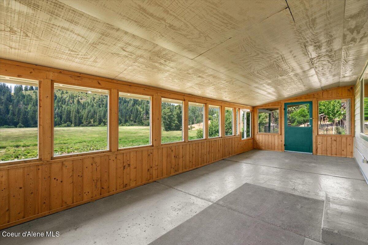 13085 North Ragged Ridge Road Post Falls, ID 83854 - Photo 30 of 45 30-Sun Room