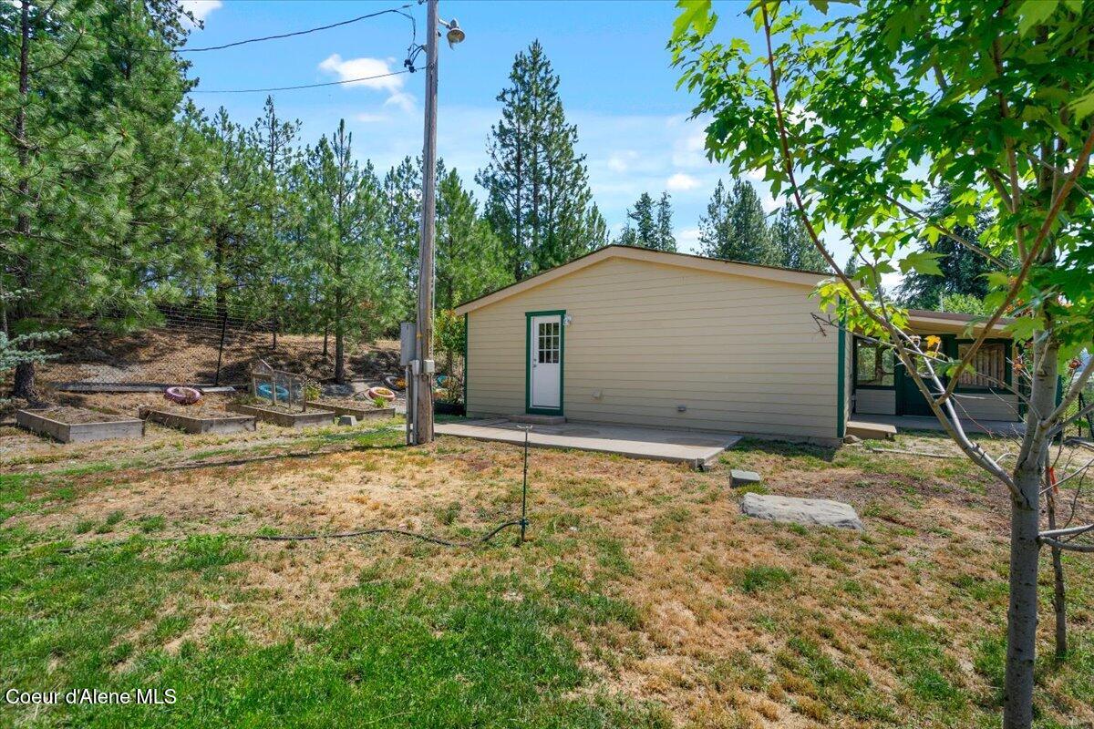 13085 North Ragged Ridge Road Post Falls, ID 83854 - Photo 37 of 45 37-Back of home