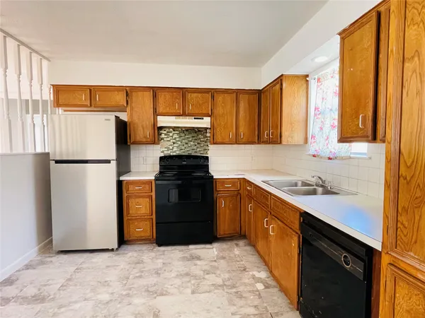 $1,590 | 7402 Geneva Drive, Unit A, Austin, TX 78723