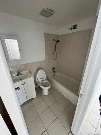 $4,800 | 94 Roger Avenue, Inwood, NY 11096