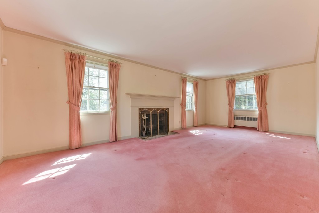 33 Oak Road Milton, MA 02186 - Photo 5 of 20 Gallery Image 5