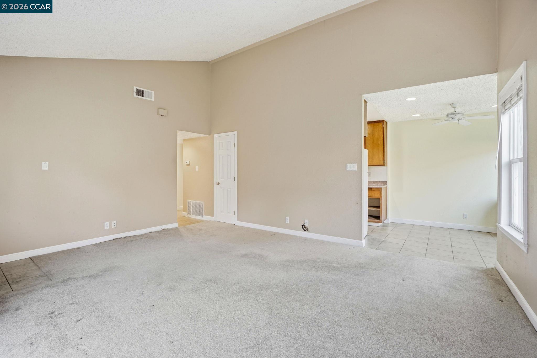 1160 Kenwal Road, Unit D Concord, CA 94521 - Photo 5 of 38