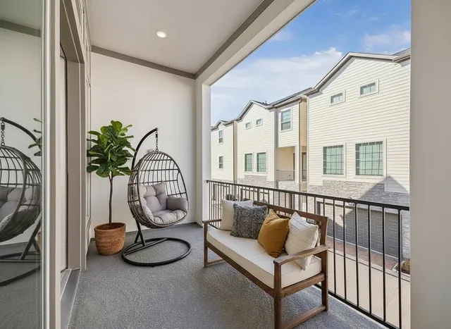 $475,000 | 10923 Brookeshire Chase Lane, Houston, TX 77043