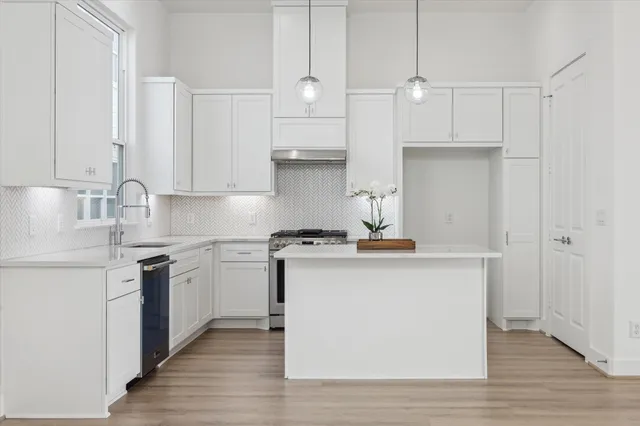 $475,000 | 10923 Brookeshire Chase Lane, Houston, TX 77043