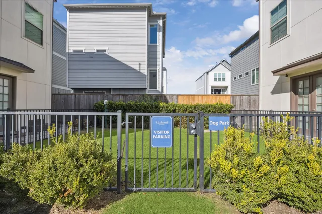 $475,000 | 10923 Brookeshire Chase Lane, Houston, TX 77043