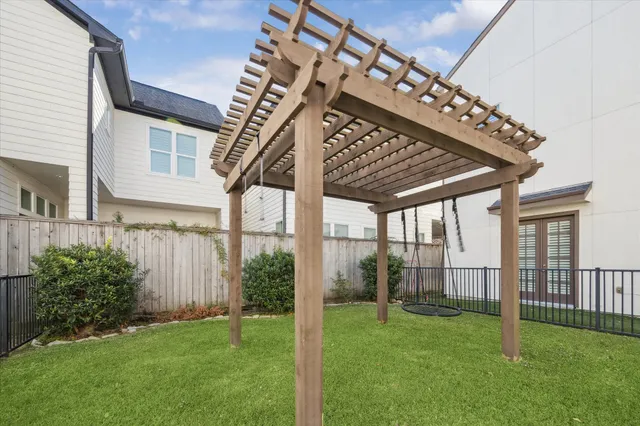 $475,000 | 10923 Brookeshire Chase Lane, Houston, TX 77043