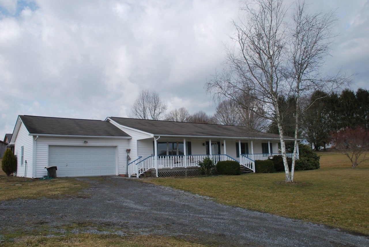 1978 Anthony Road Frankford, WV 24938 - Photo 2 of 17 Front