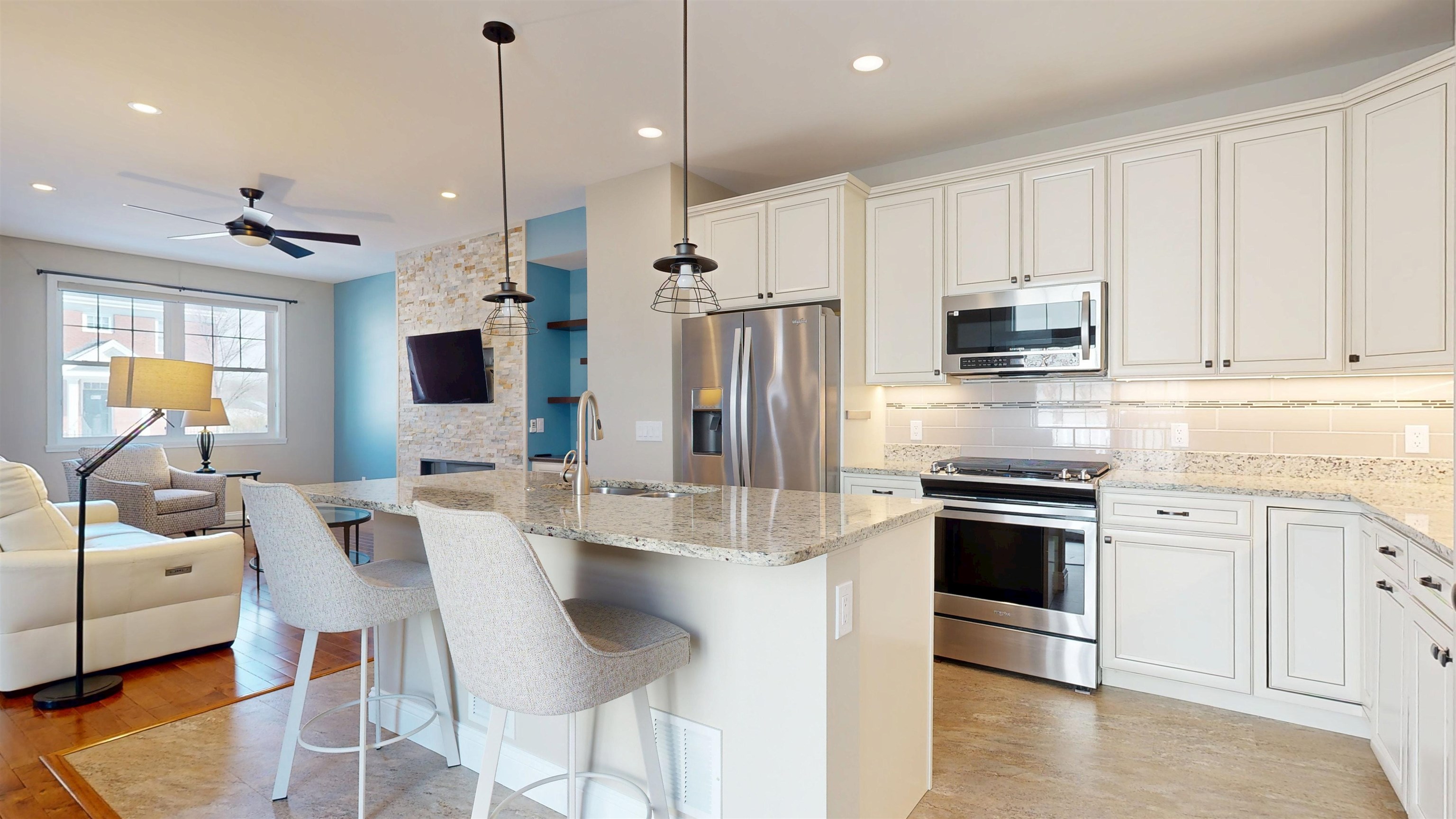 432 Zephyr Road Williston, VT 05495 - Photo 4 of 24