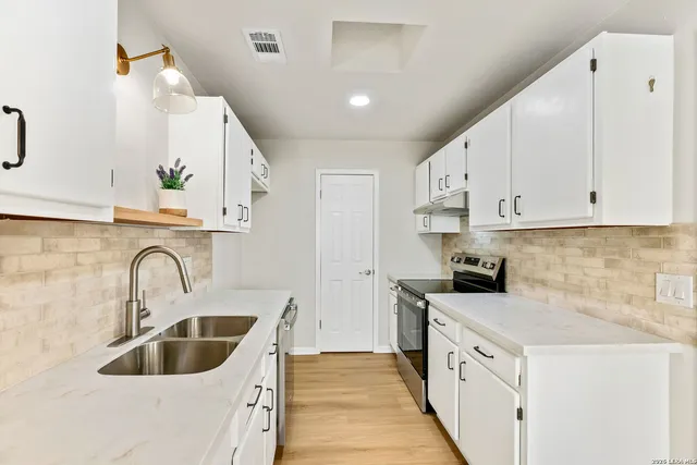 $324,500 | 401 Deer Creek, Boerne, TX 78006