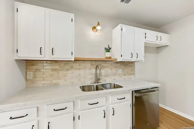 $324,500 | 401 Deer Creek, Boerne, TX 78006