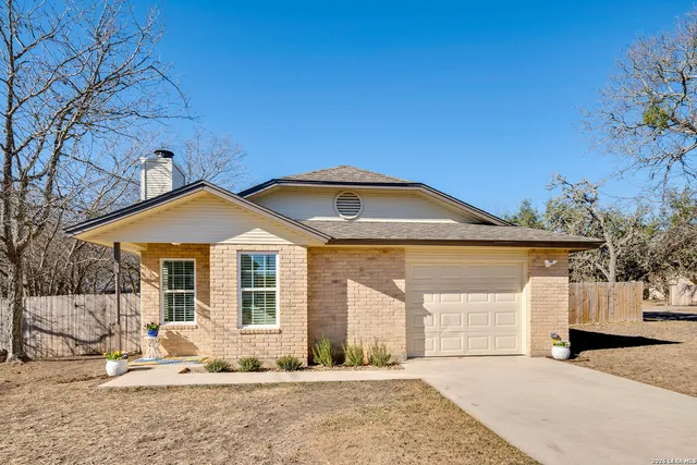 $324,500 | 401 Deer Creek, Boerne, TX 78006