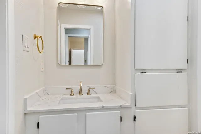 $324,500 | 401 Deer Creek, Boerne, TX 78006