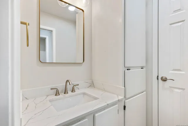 $324,500 | 401 Deer Creek, Boerne, TX 78006