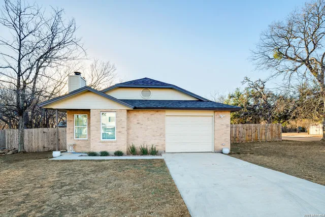 $324,500 | 401 Deer Creek, Boerne, TX 78006