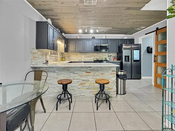 $2,988 | 816 Woodridge Drive, DeSoto, TX 75115
