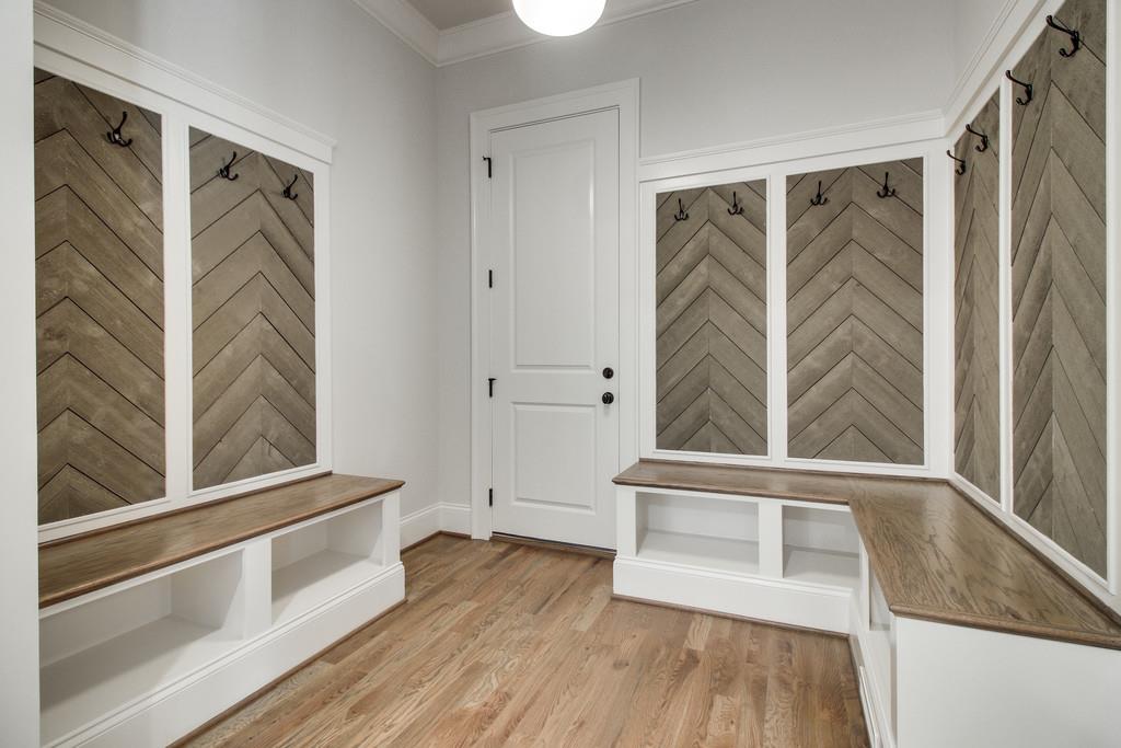 112 Alton Road Nashville, TN 37205 - Photo 16 of 30 a view of walk in closet with empty racks