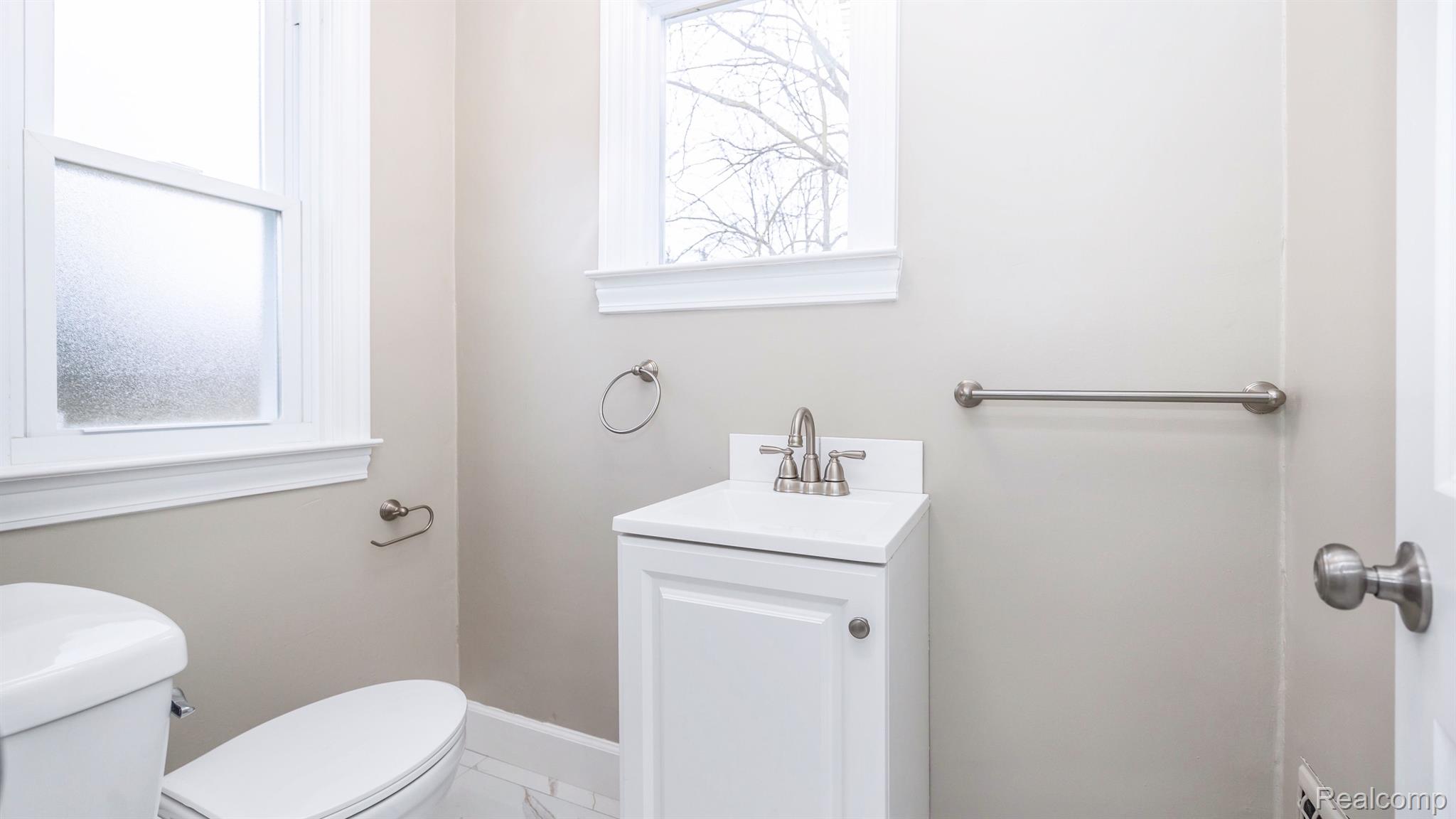 28653 Drake Road Farmington, MI 48331 - Photo 41 of 59 Gallery Image 41
