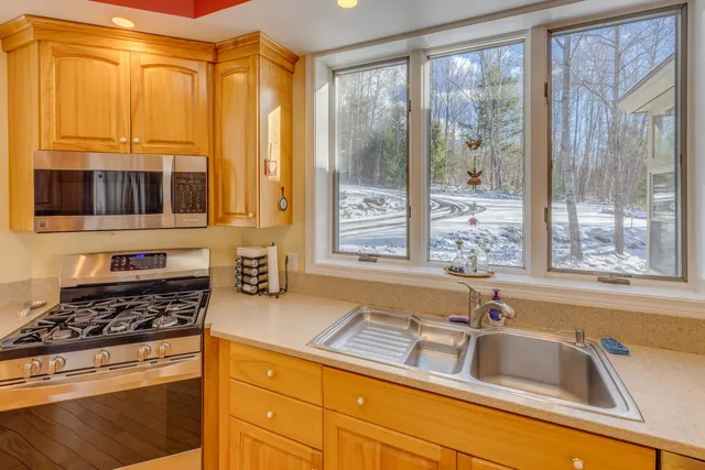 $839,900 | 241 Windmill Road, Campton, NH 03223