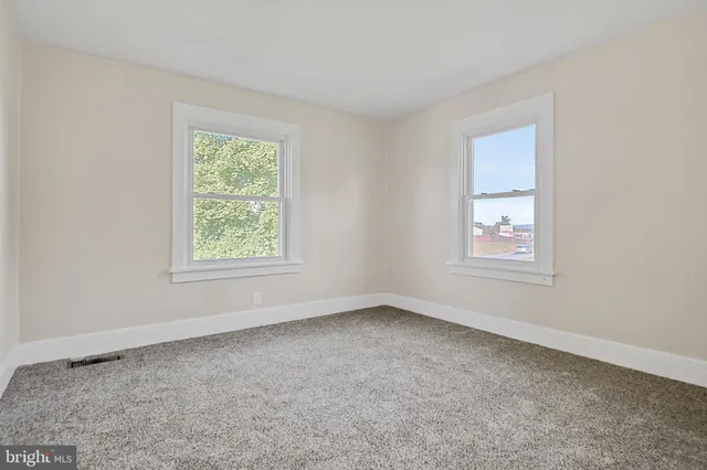 $1,795 | 206 Hershey Road, Hummelstown, PA 17036