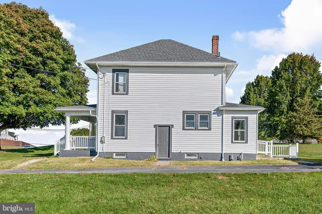 $1,795 | 206 Hershey Road, Hummelstown, PA 17036