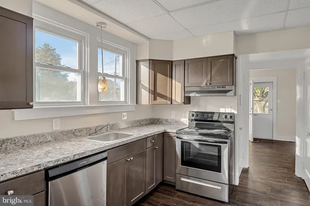 $1,795 | 206 Hershey Road, Hummelstown, PA 17036