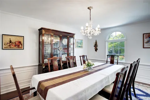 $1,700,000 | 60 Mill Spring Road, Manhasset, NY 11030