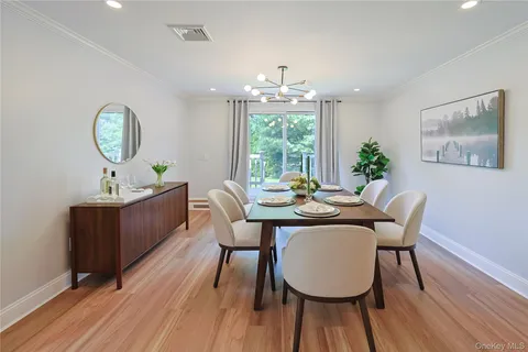 $2,290,000 | 119 Harrow Lane, Manhasset, NY 11030
