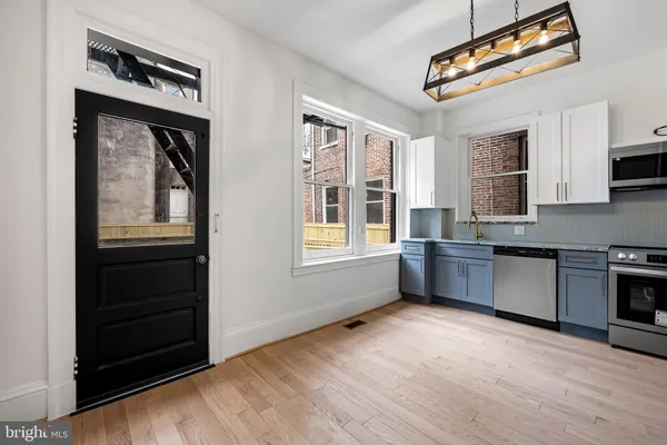 $2,000 | 1202 Bolton Street, Unit 1, Baltimore, MD 21217