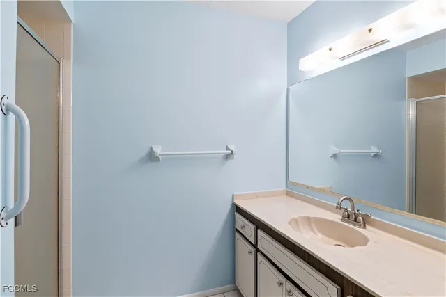 $127,500 | 3906 Southeast 11th Place, Unit 601, Cape Coral, FL 33904