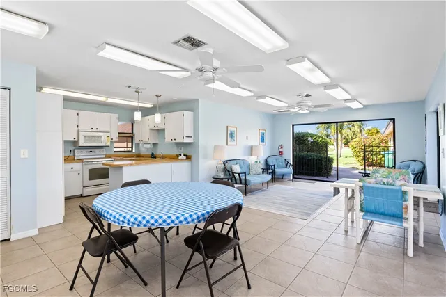 $127,500 | 3906 Southeast 11th Place, Unit 601, Cape Coral, FL 33904