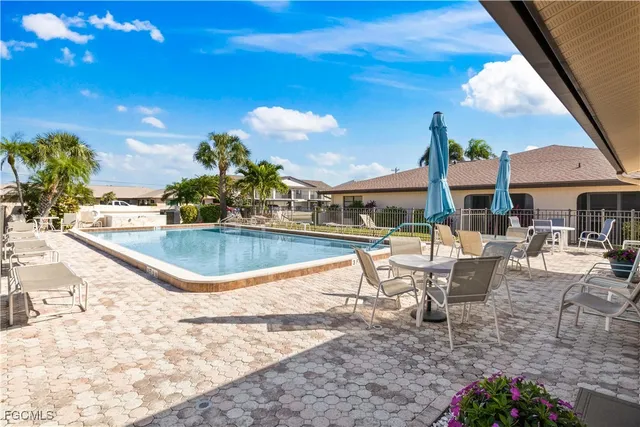 $127,500 | 3906 Southeast 11th Place, Unit 601, Cape Coral, FL 33904
