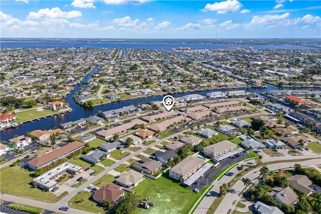 $127,500 | 3906 Southeast 11th Place, Unit 601, Cape Coral, FL 33904
