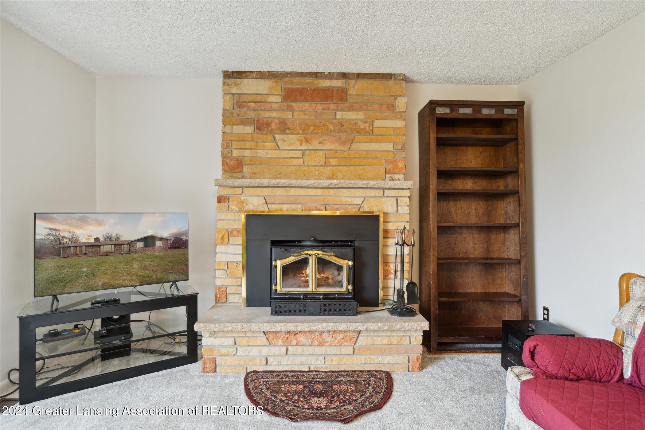 4713 Pares Road Dimondale, MI 48821 - Photo 12 of 61 10-4713-Pares-Rd-Diamondale-MI-48821-Win