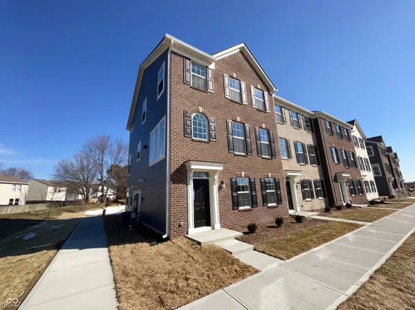 $299,000 | 5875 Farwell Avenue, Plainfield, IN 46168