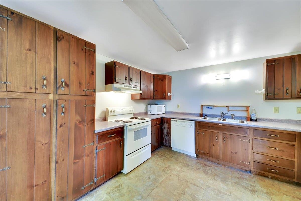 5281 Main Street Franklin, VT 05457 - Photo 26 of 39