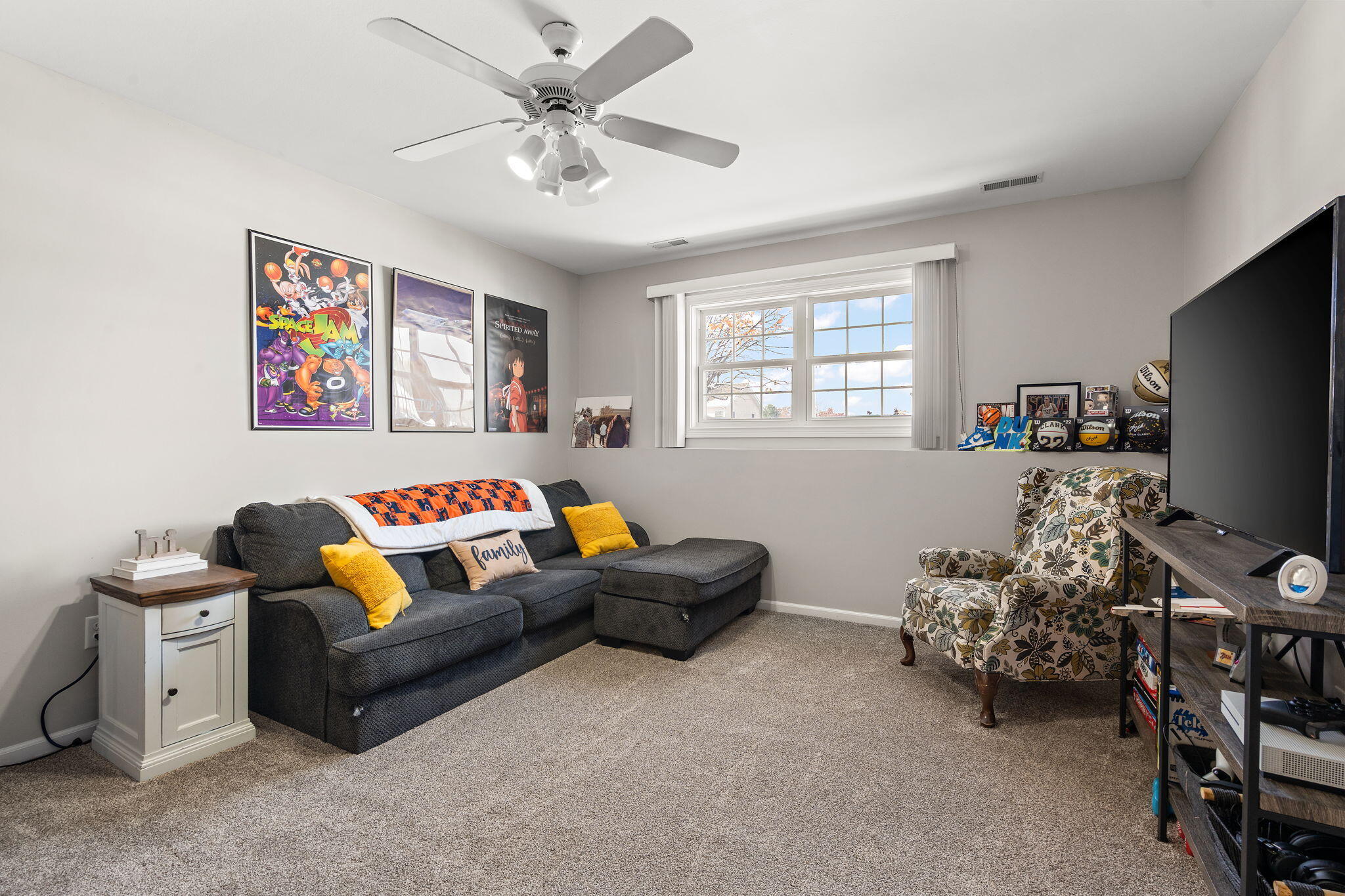 696 Admiral Drive Porter, IN 46304 - Photo 19 of 27 a living room with furniture and a flat screen tv