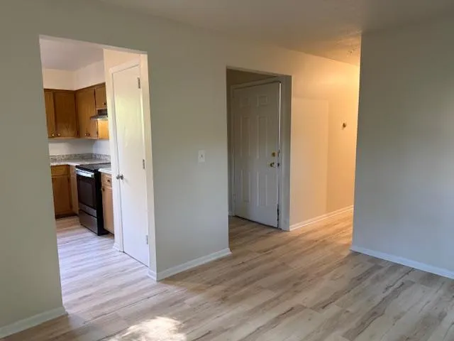 $1,650 | 817 Kansas Avenue, St. Paul, MN 55107