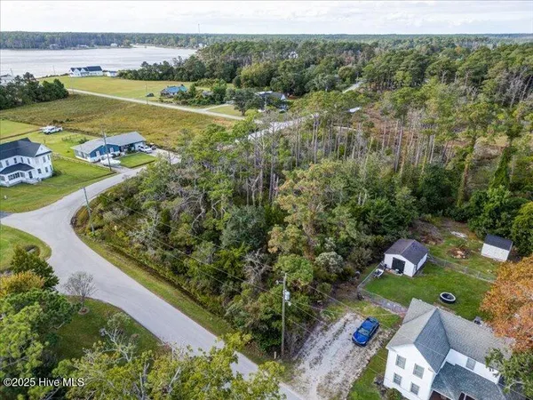 $50,000 | 247 Polly Hill Road, Marshallberg, NC 28553