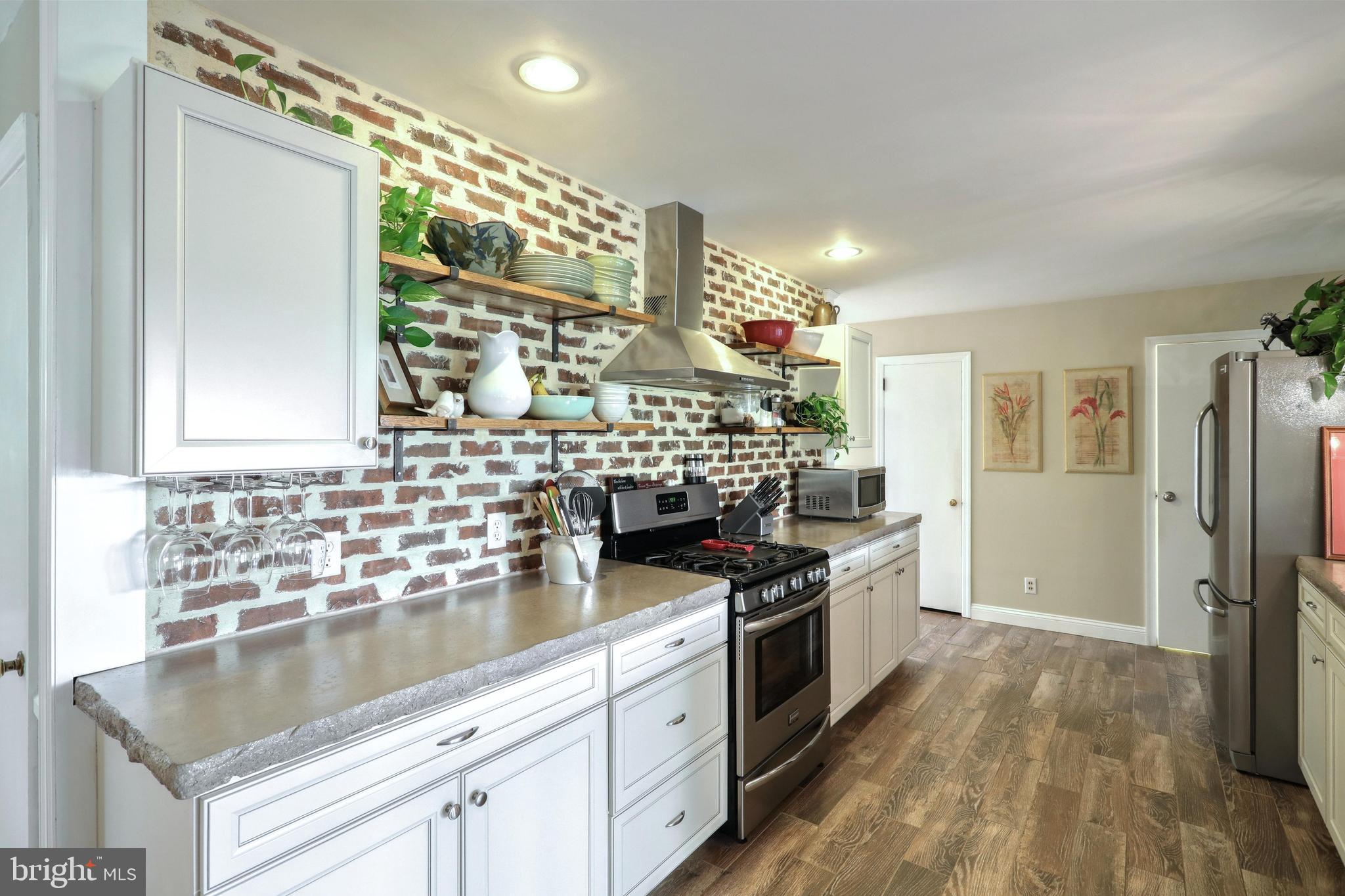 451 Waters Road York, PA 17403 - Photo 13 of 52